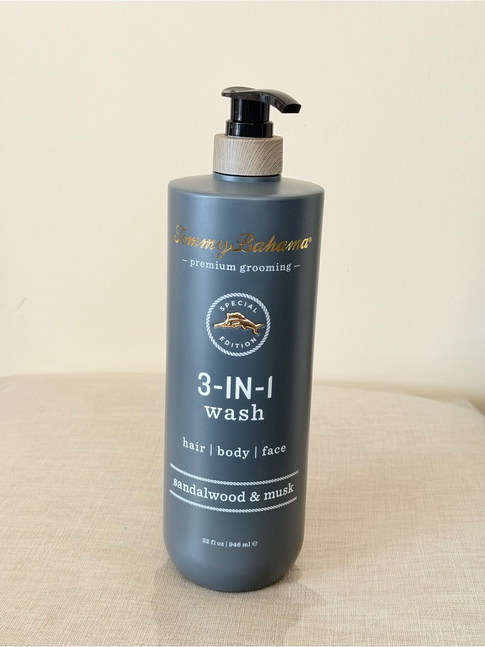 Tommy Bahama ~ Sandalwood & Musk 3-in-1 Wash For Men 32 fl oz ~ Special Edition.